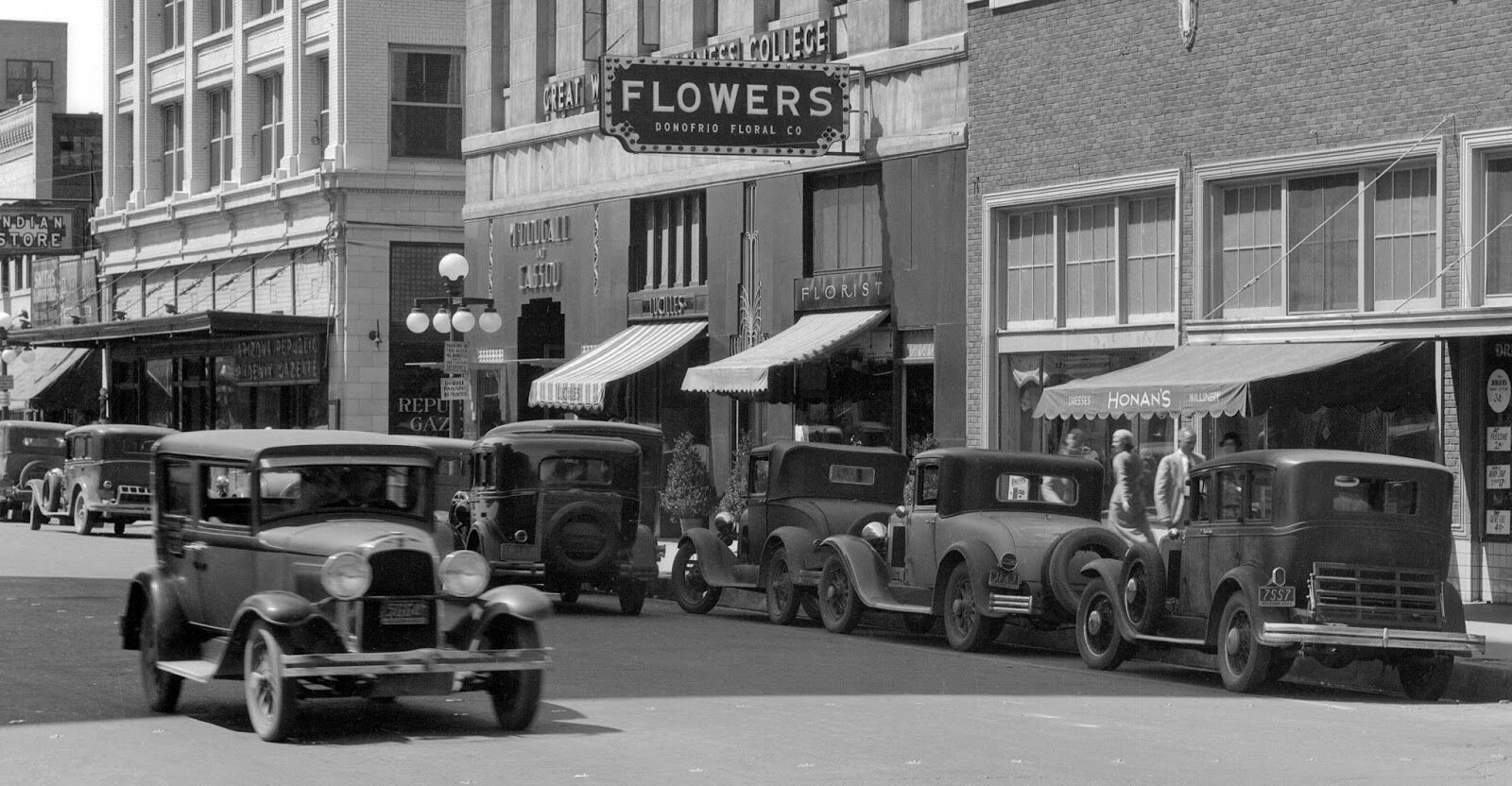 central_between_adams_monroe_heard_building_donofrio_floral_1933